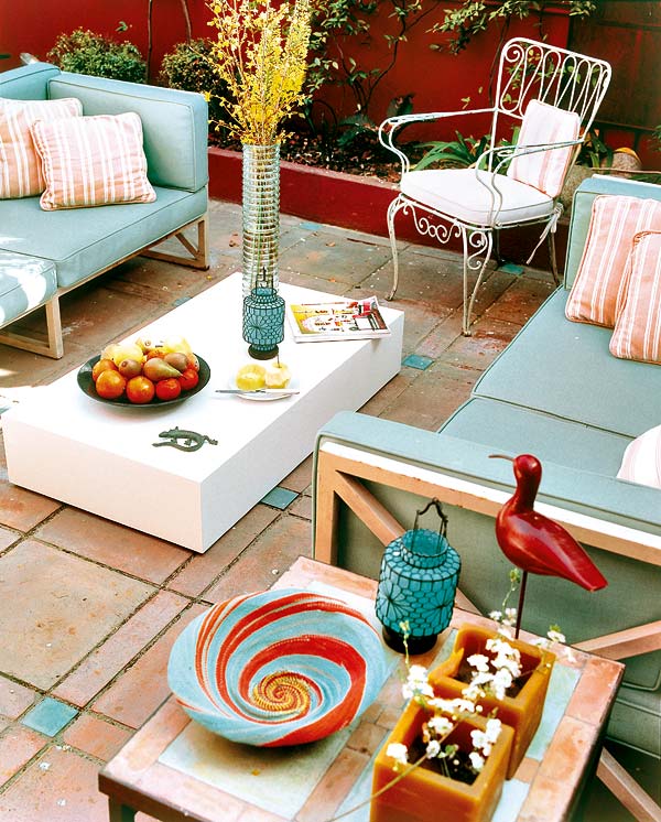 red and turquoise outdoor space via houseofturquoise Turquoise + Red